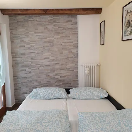 Nancy House Longarone
