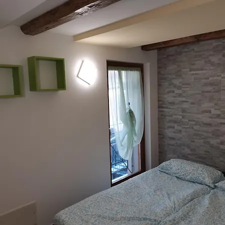 Nancy House Longarone